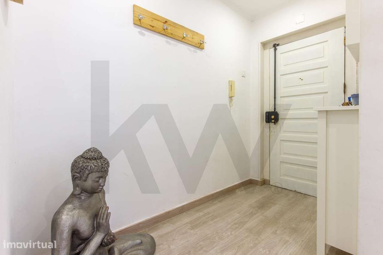 Apartamento T2 remodelado no Alto Seixalinho, Barreiro-11