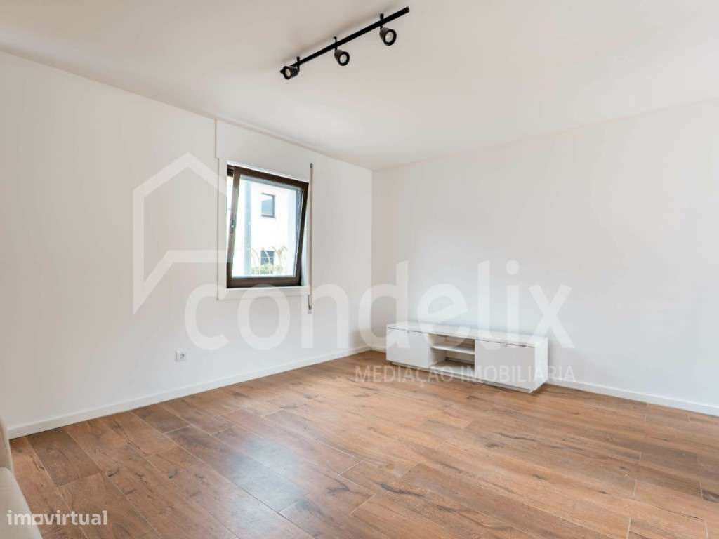 Moradia T2 · totalmente remodelada · Bairro da Vilarinha, Porto-22