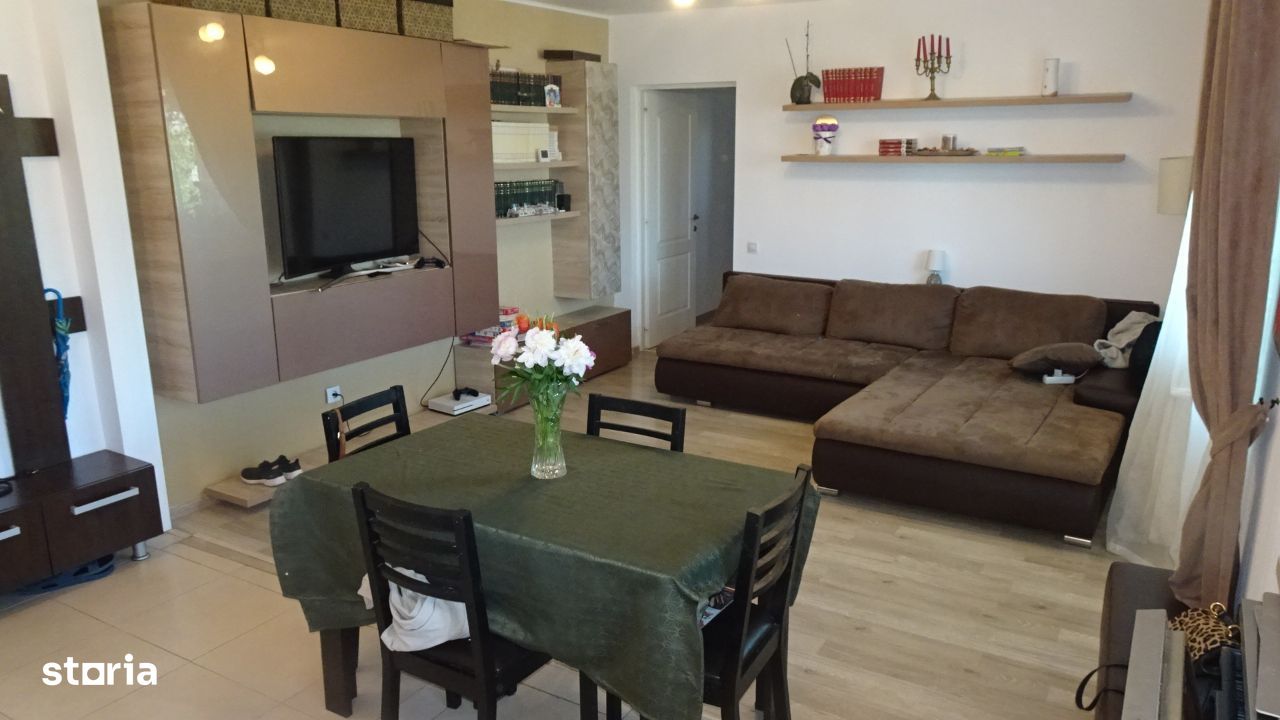 Vand apartament cu 4 camere in Deva, zona Crinilor, suprafata utila 80