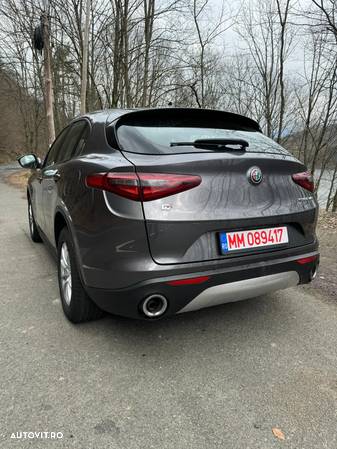 Alfa Romeo Stelvio 2.2 Diesel 16V AT8-Q4 Executive - 9