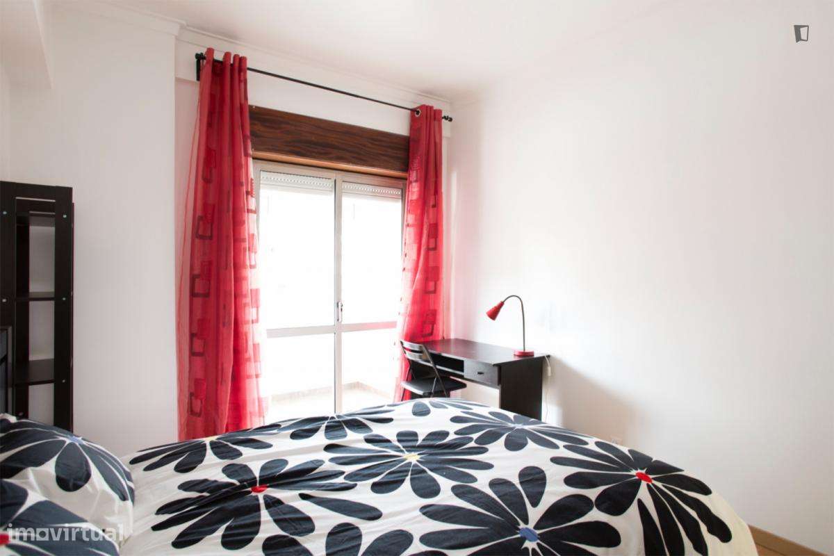 Quarto - localizado em Pontinha Lisbon - Grande imagem: 5/6