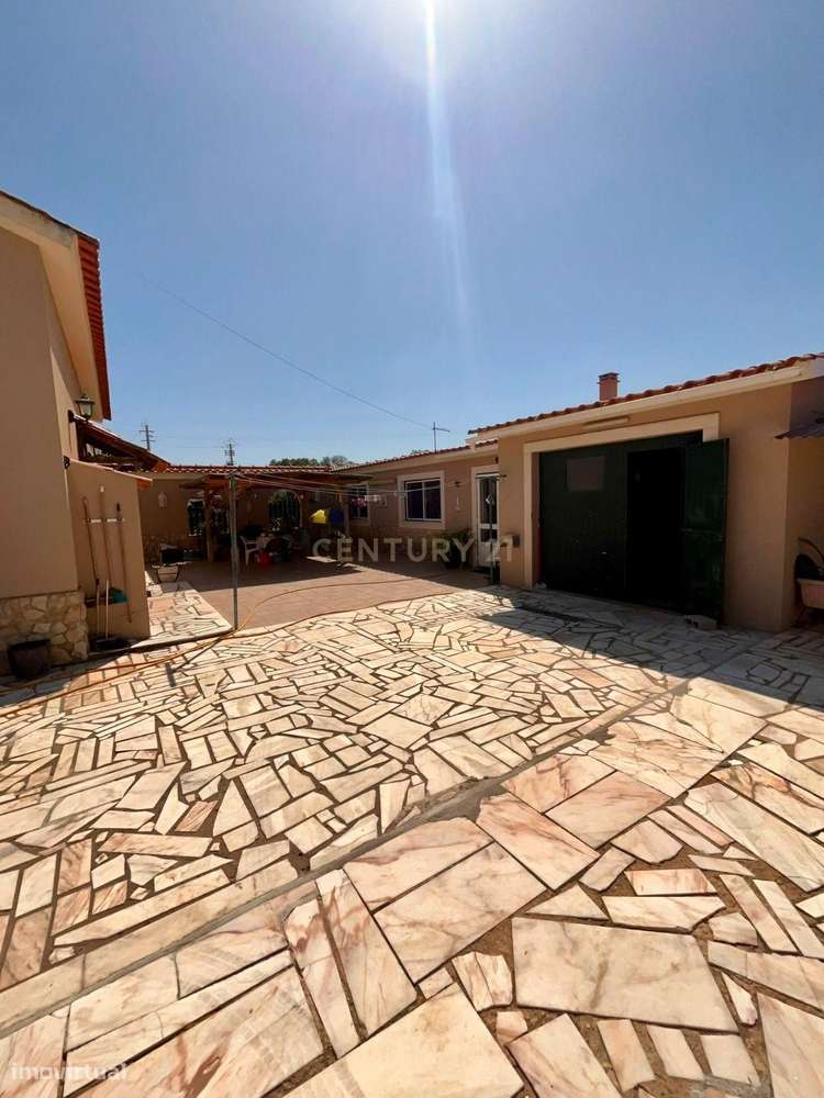Moradia T2+2 Térrea com Piscina, Anexo de 50 m² e Lote de 1.690 m²-31