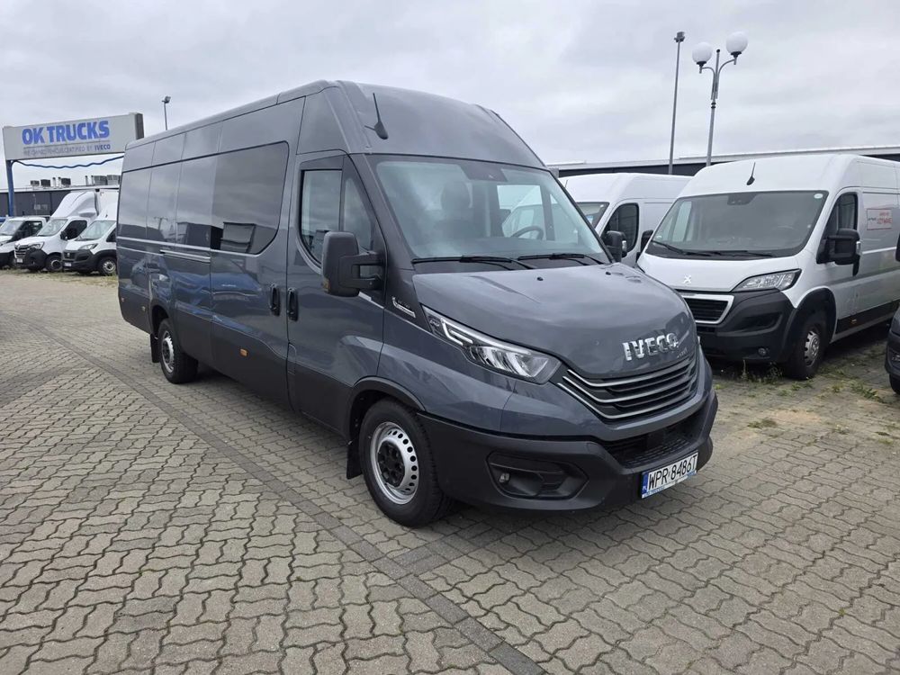 Iveco 35S18 Automat Doka Brygadowy 7-Osób Maxi Silnik 3l 180 ! Dealer Iveco Gwarancja Hak 3500 kg cena 159 900 netto van blaszak max