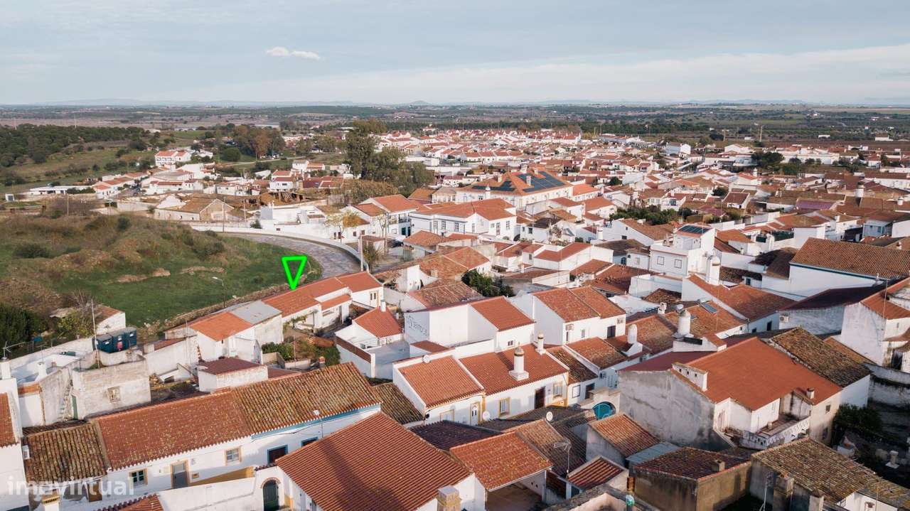 Moradia T2 com Espaço Exterior na Zona Histórica de Mourão - Alentejo-12