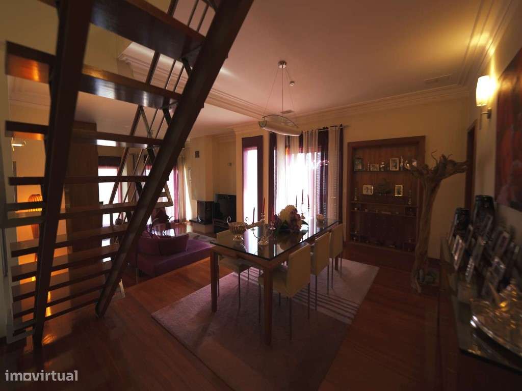 Moradia T4 com piscina e jardim em Jovim, Gondomar - Grande imagem: 4/31