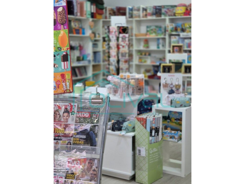 Tabacaria/Papelaria/Jogos Santa Casa para trespasse (cessão de quotas) - Grande imagem: 1/9