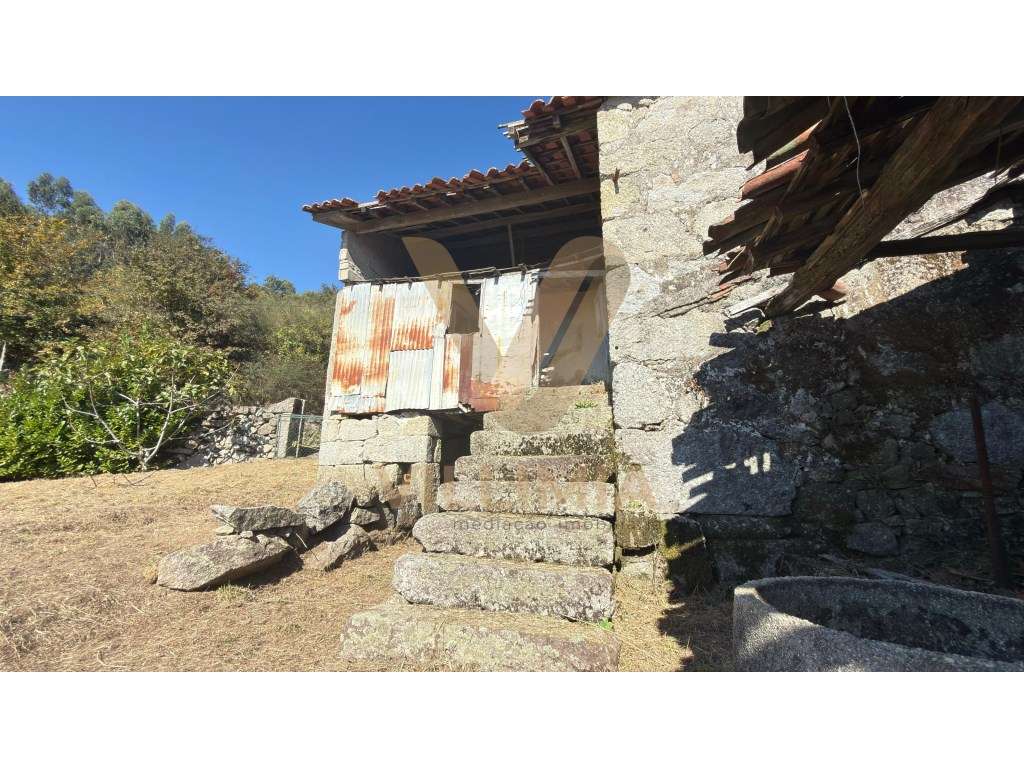 Propriedade com Duas Casas Antigas em Pedra para Restauro - Padreir...-9