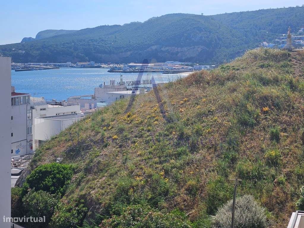 Luxuoso Duplex T 3 na Vila de Sesimbra, em segunda linha da Praia-28