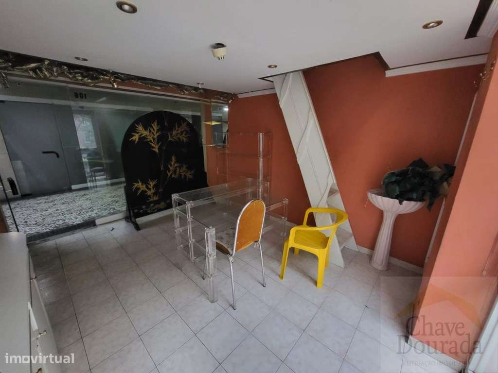 Loja na Avenida Sá da Bandeira (Centro Comercial Avenida). Oportuni... - Grande imagem: 5/15