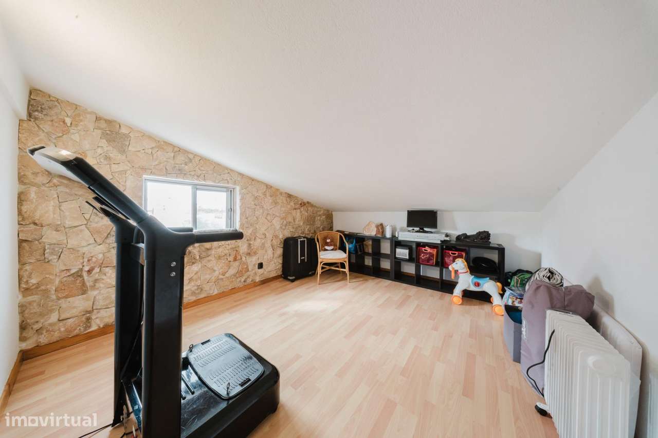 Moradia Independente T4 com Lote de 1.000 m2 em Fernão Ferro-39