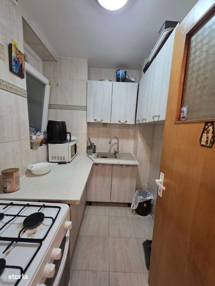 Constantin Brancoveanu intersectie cu Huedin, bloc 1976, stradal, - Imagine principală: 2/10