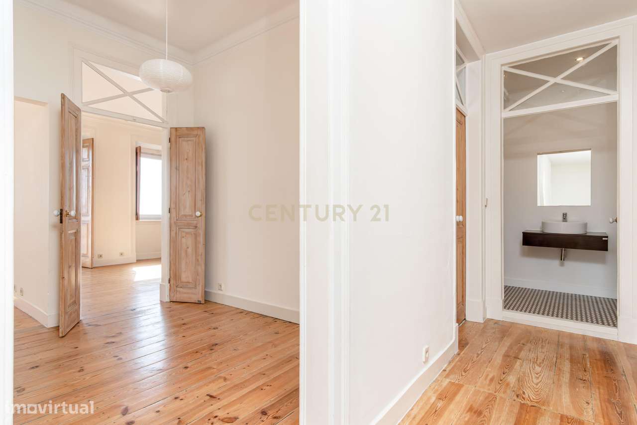 Espetacular apartamento T4 com vista deslumbrante sobre o rio Tejo – C-17