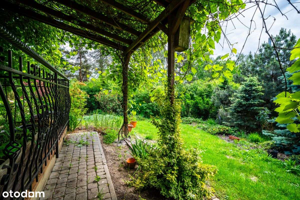 dom z pięknym ogrodem obok Wadowic-16