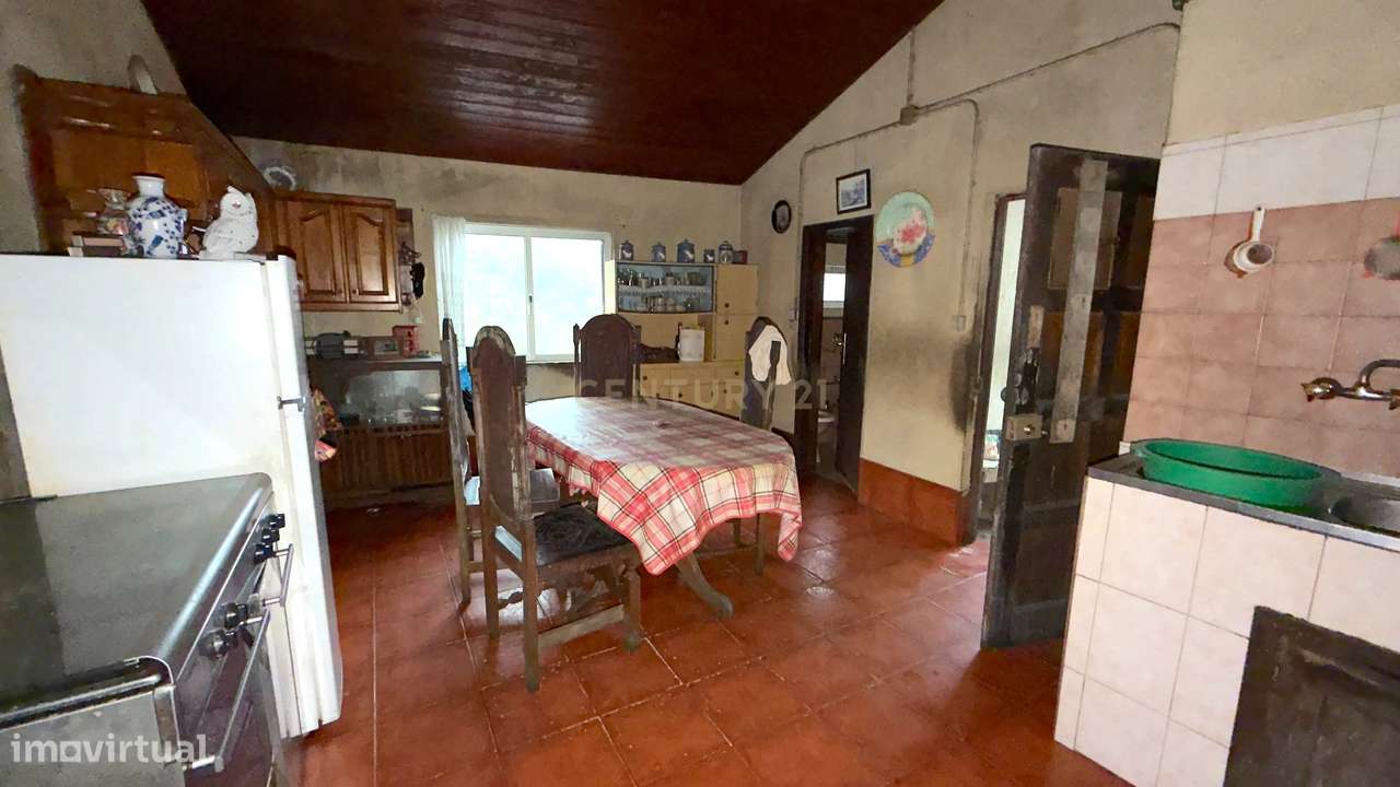 Moradia de três pisos com terraço virado para Aregos e rio Douro, em A - Grande imagem: 5/10