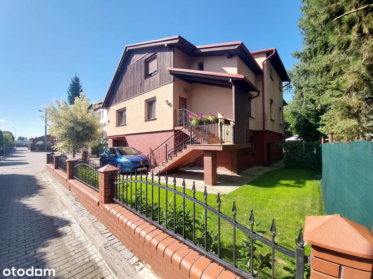 Dom położony w cichej i spokojnej okolicy w Nysie - Pełny obrazek: 1/19