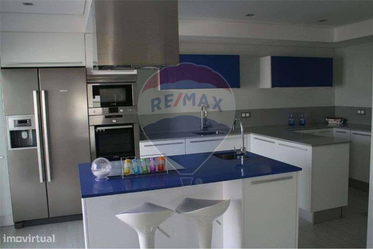 Moradia T4 para venda - Grande imagem: 2/6