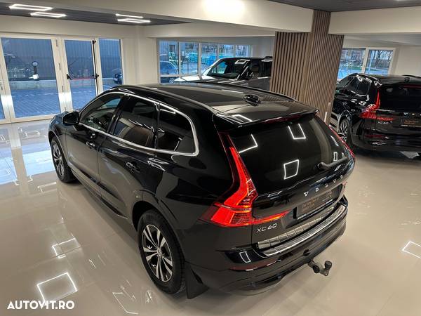 Volvo XC 60 B4 MHEV AT8 AWD Momentum - 6