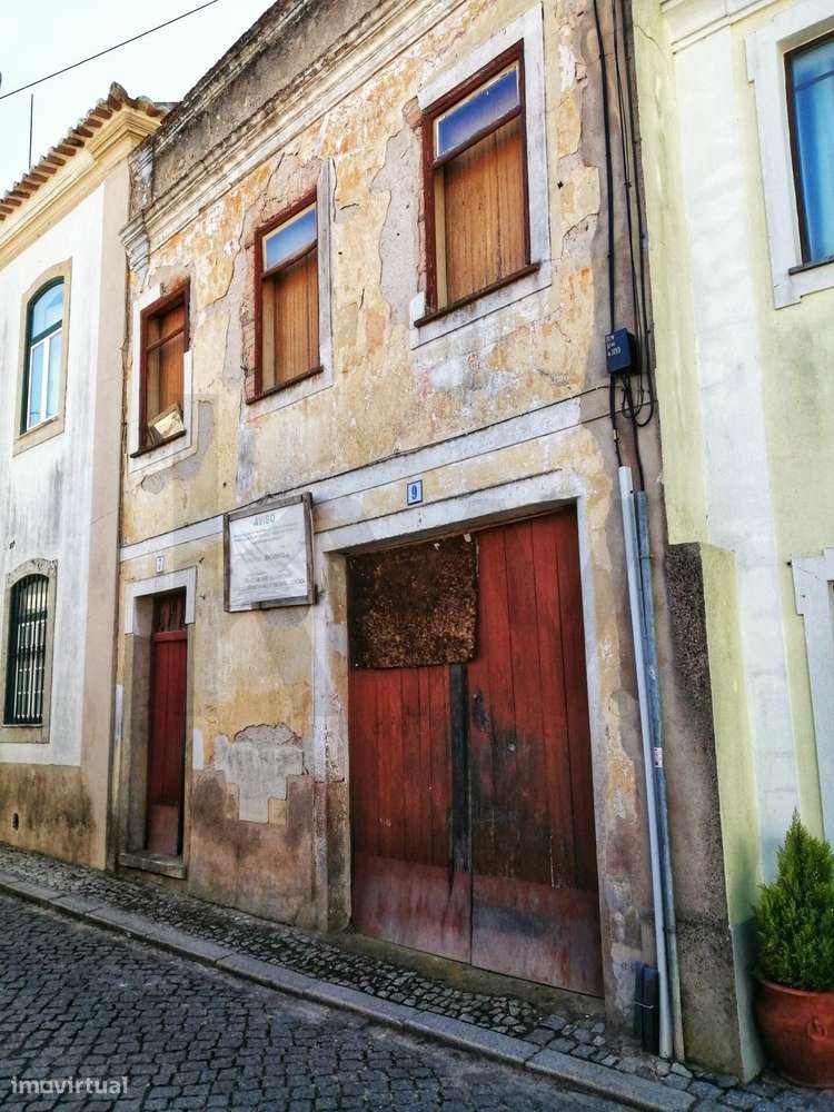 Prédio para Renovação com Vista Serra – Excelente Oportunidade no Cent - Grande imagem: 1/6