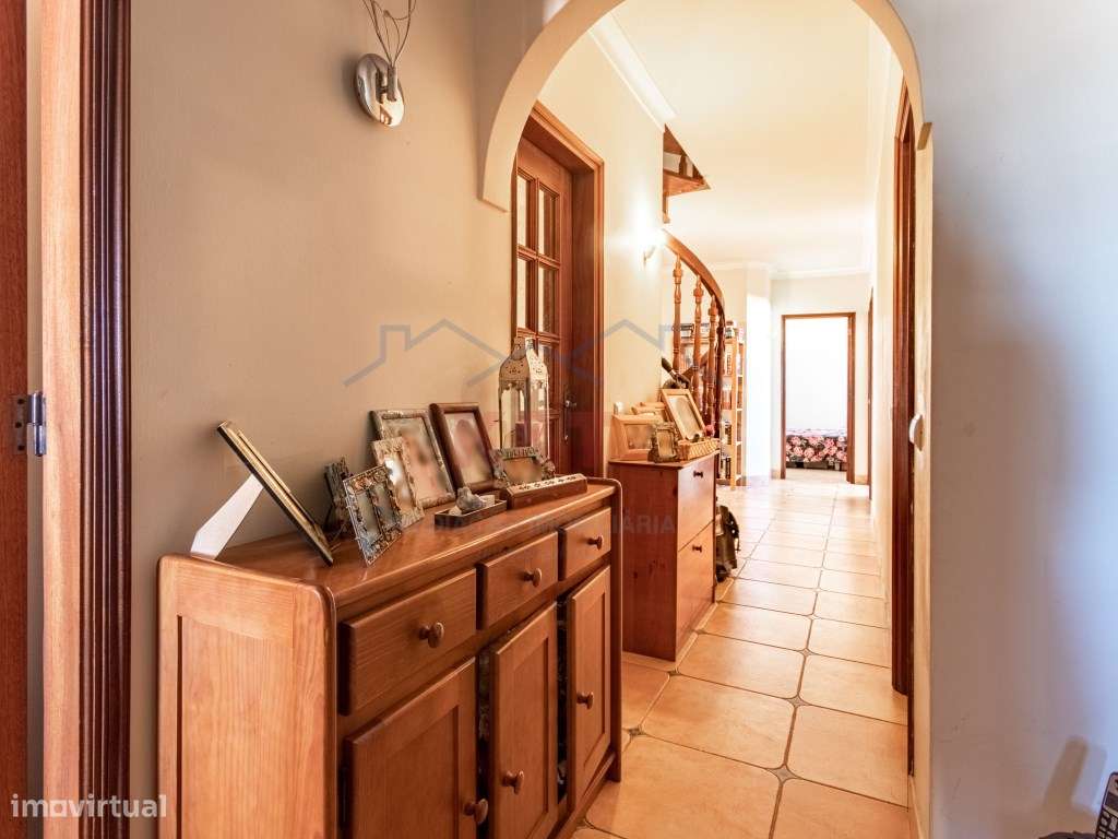 Penthouse T4 com terraço e garagem box-9