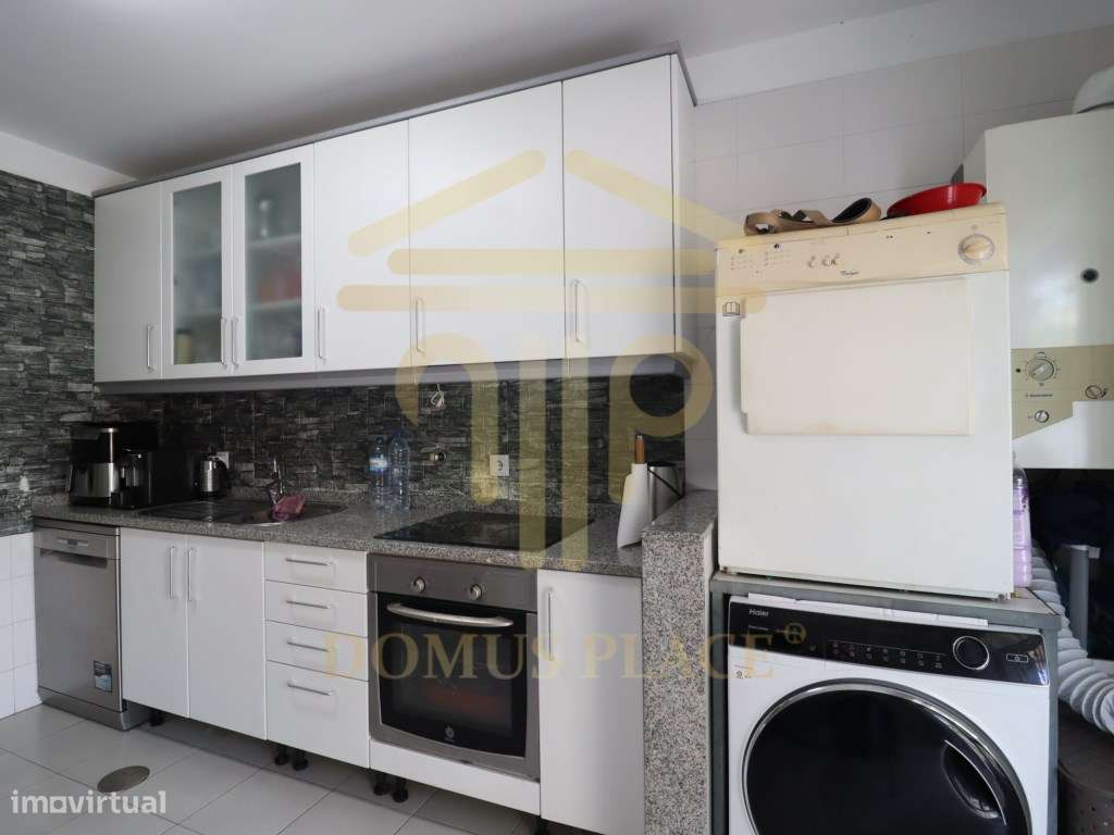Apartamento T3 no Castelo da Maia com Terraço, 3 Frentes e Lugar de...-21