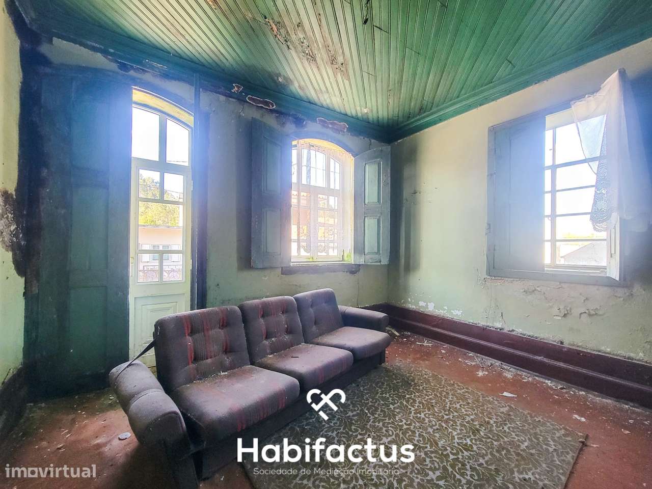 Moradia Isolada T3, para reconstrução com terraço e terreno de 1.828 m-20