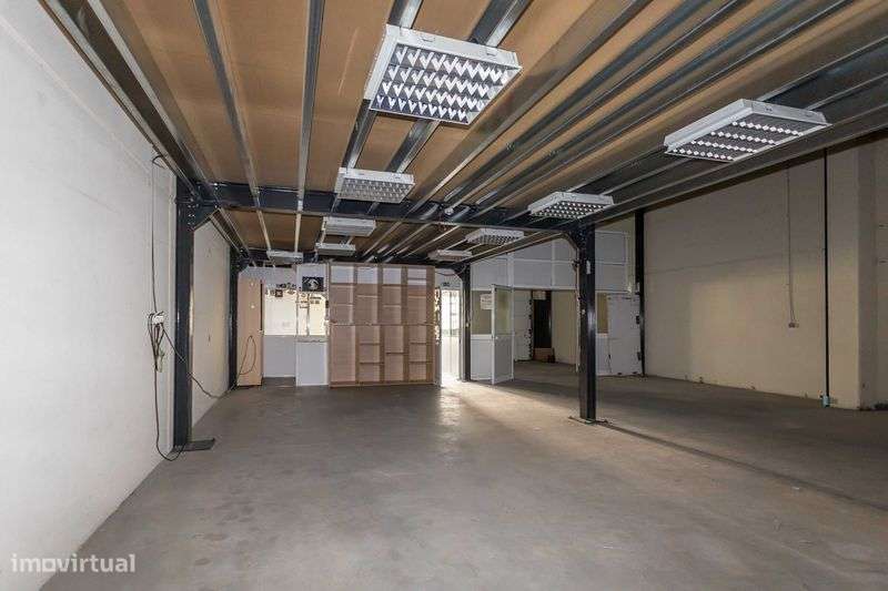 Armazém C/ Escritórios no Barreiro - Grande imagem: 5/12