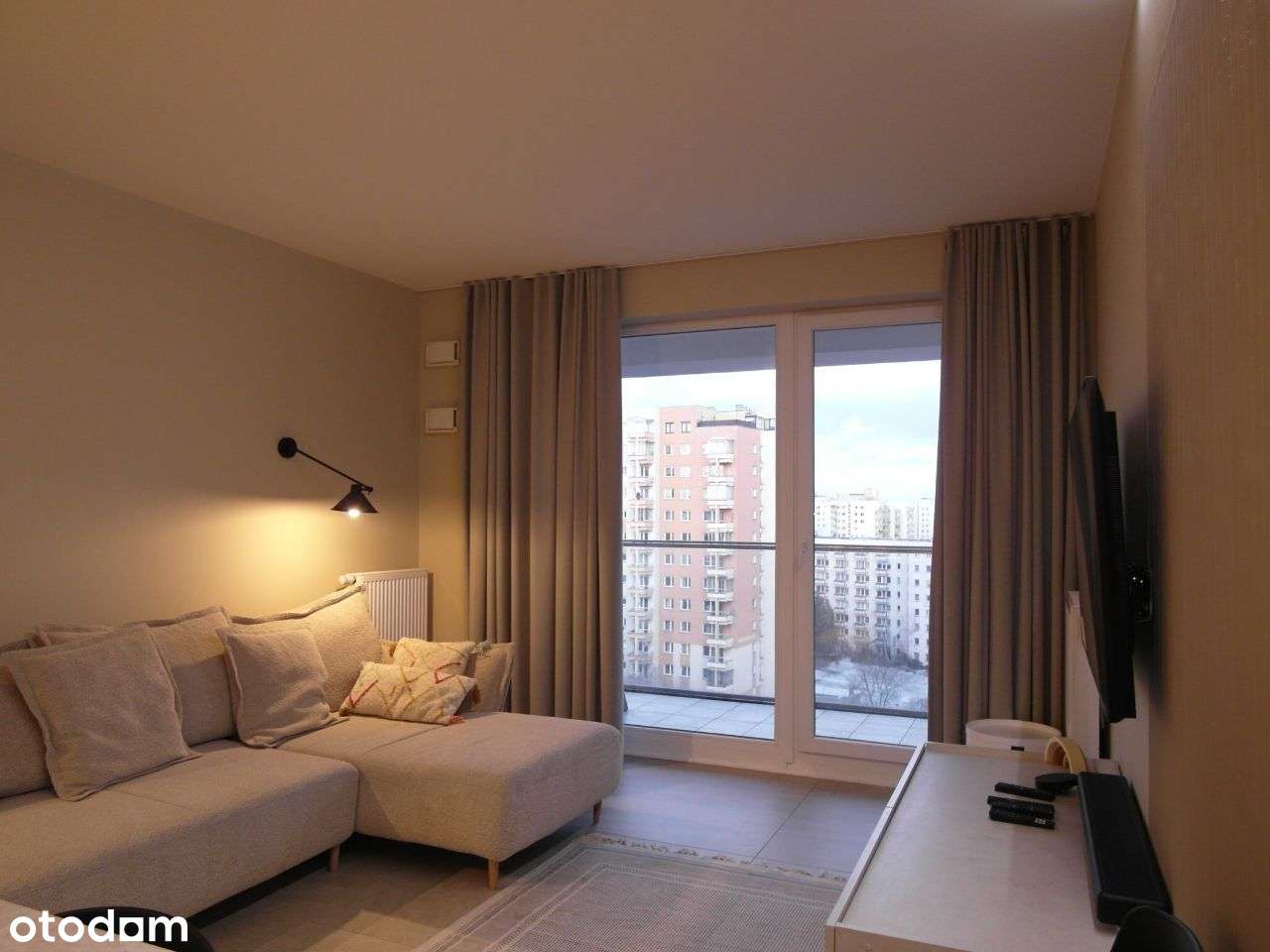 Bora Komorowskiego, 2 pok. 43,30 m2, garaż, balkon