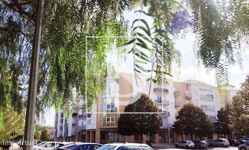 Loja com terraço na Quinta da Flamenga Vialonga a estrear-8