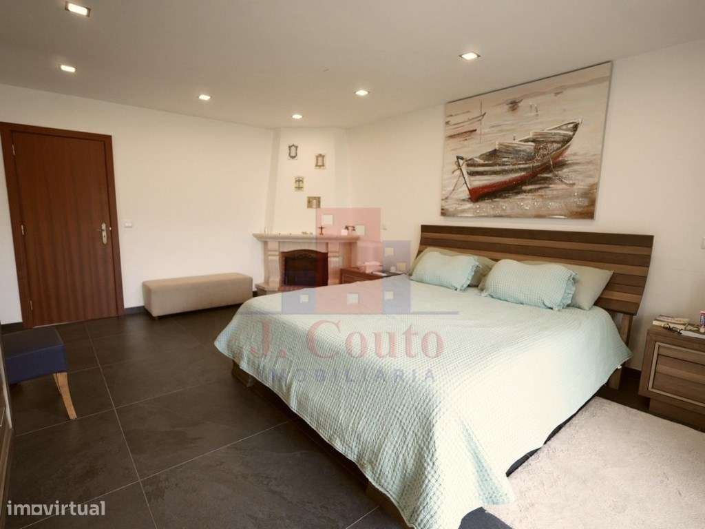 Moradia T5 | Piscina | Terreno | Vistas panorâmicas-42