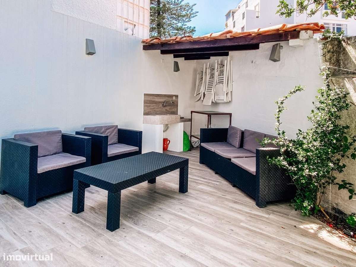 Moradia T4+1 para remodelação Gandarinha em Cascais-17