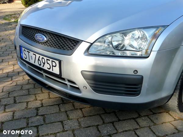 Ford Focus 1.4 Trend + - 28