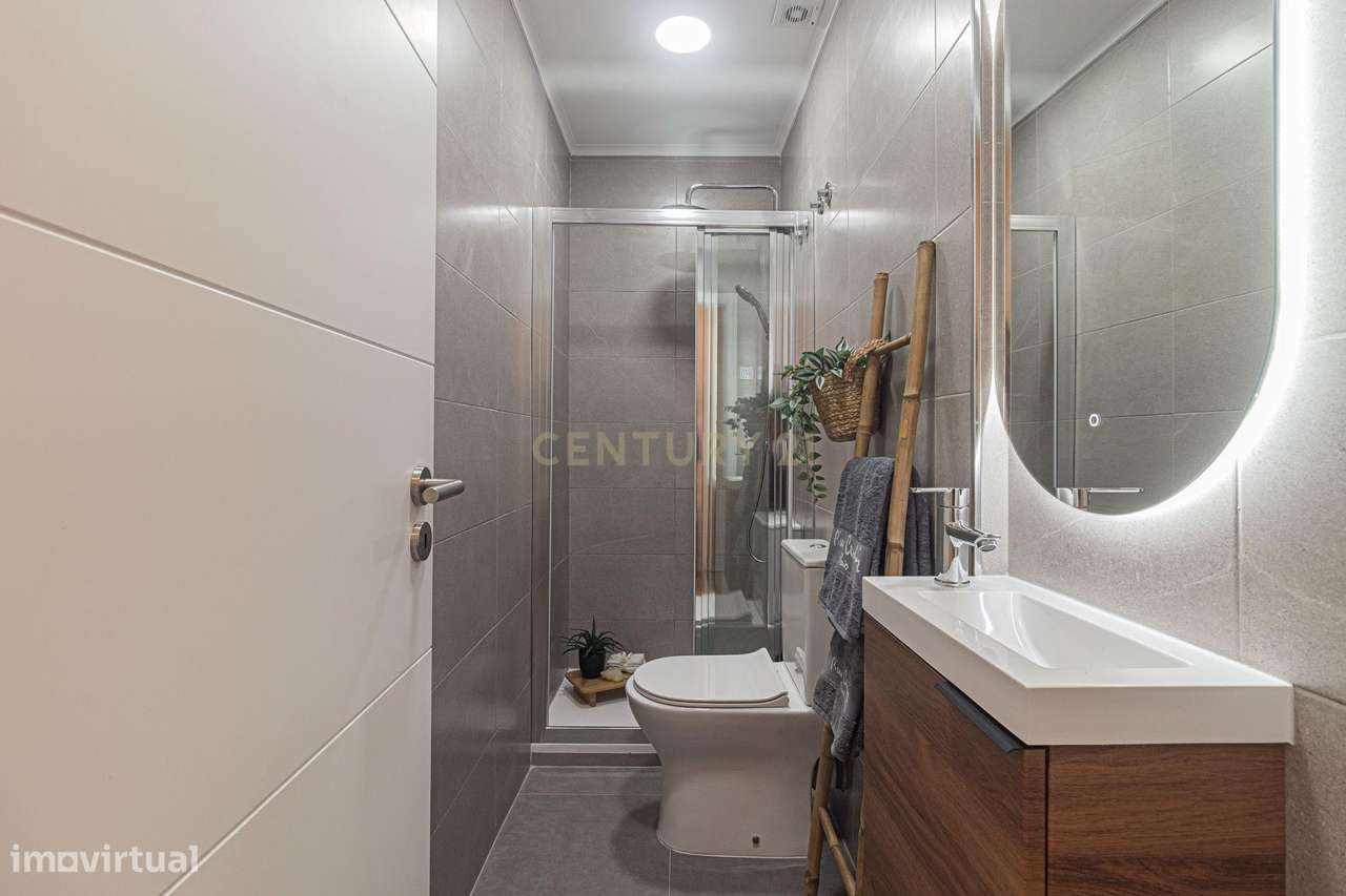 ✨ T2 Totalmente Remodelado com Terraço ✨-33