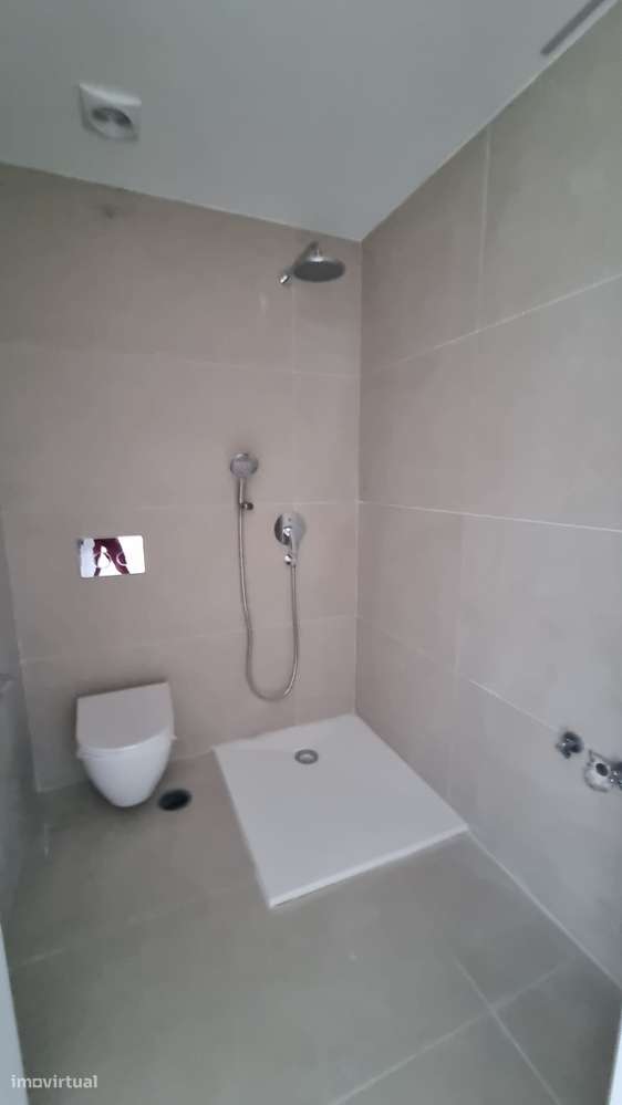 T2 novo com garagem, varanda e ar condicionado-7