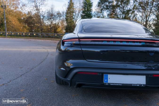 Porsche Taycan Turbo S - 30