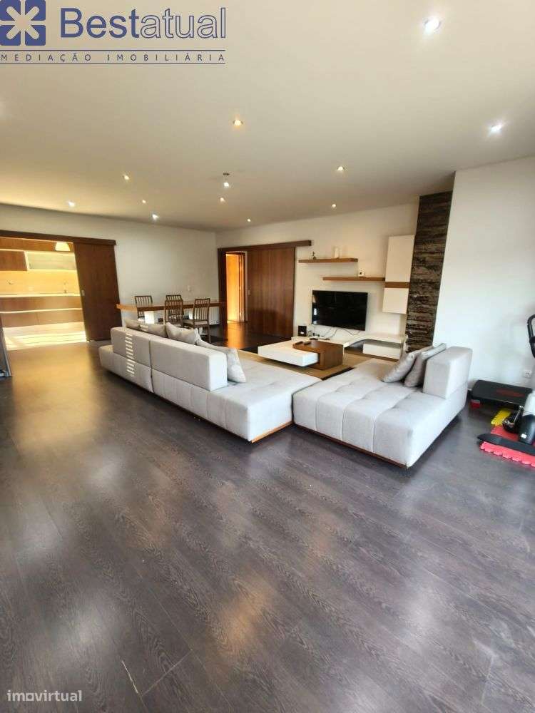 T4 com 186 m2 + Terraço com 186 m2 - Junto ao Centro-6