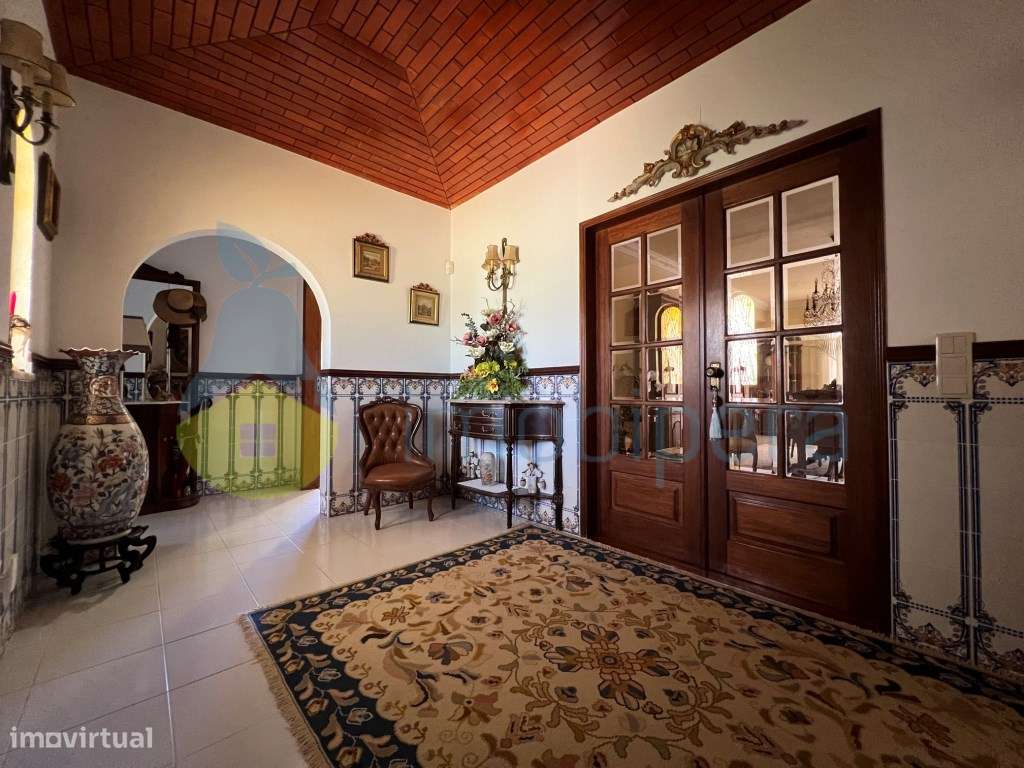 SOBERBA MORADIA T6 COM CASA DE HOSPEDES EM ANEXO-5