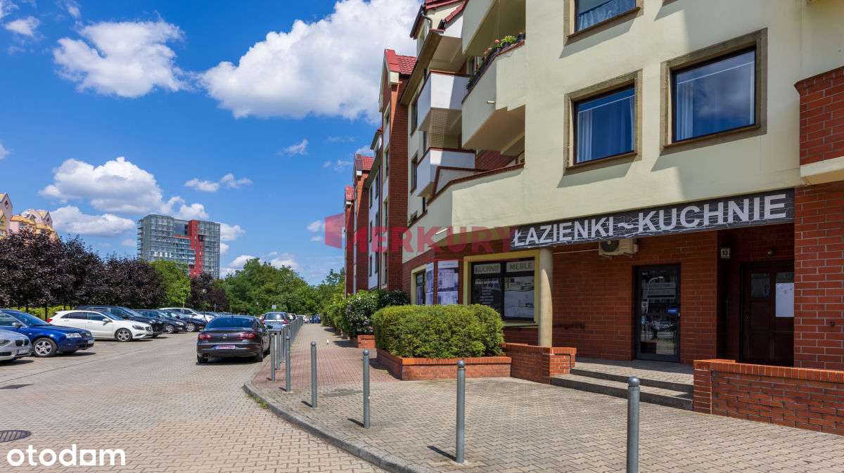 Witryna, okna na ulicę Wyszyńskiego-1