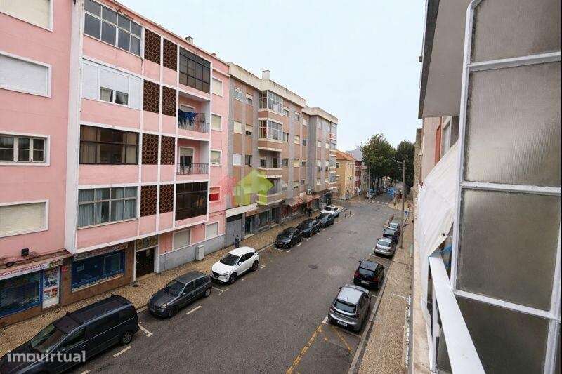 Apartamento T4 totalmente remodelado | Av. Afonso Henriques – Barreiro-18