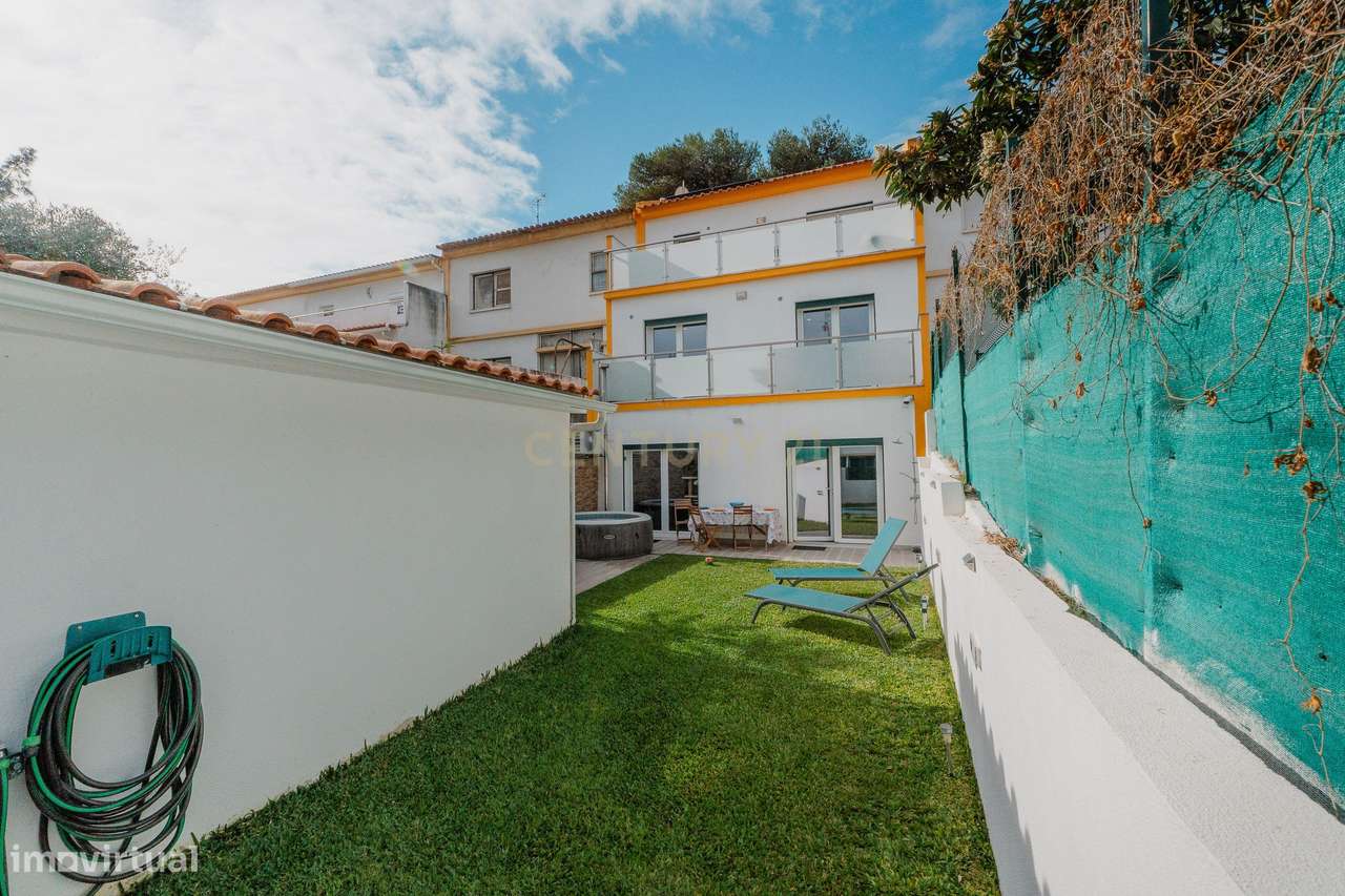 Moradia T4+1 com garagem no Bairro da Petrogal - Bobadela - Grande imagem: 4/33