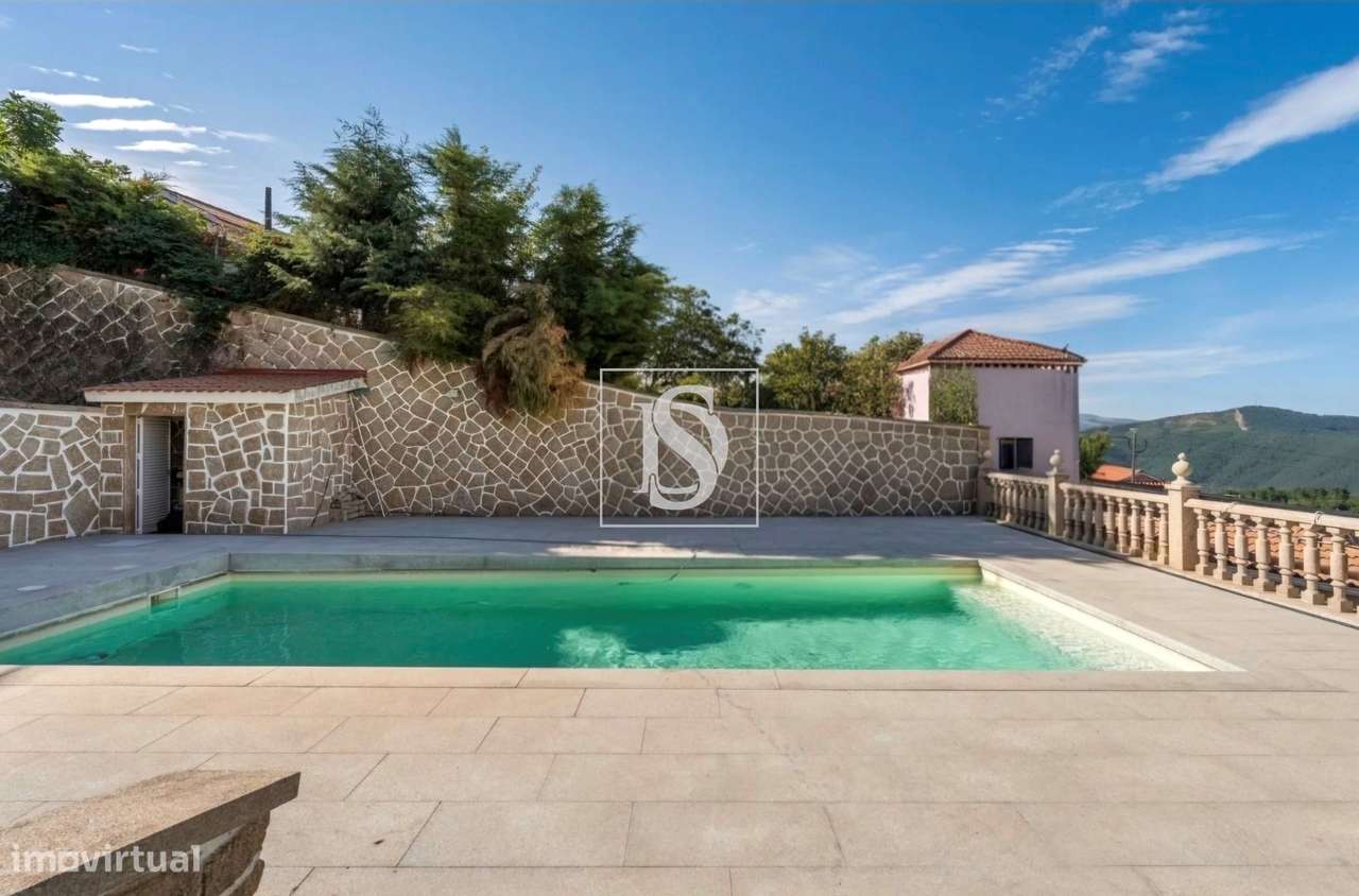 Moradia Independente T6 com 6 suítes e Piscina-34