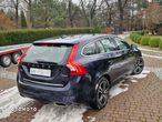 Volvo V60 D6 AWD Plug-in Hybrid Momentum - 13