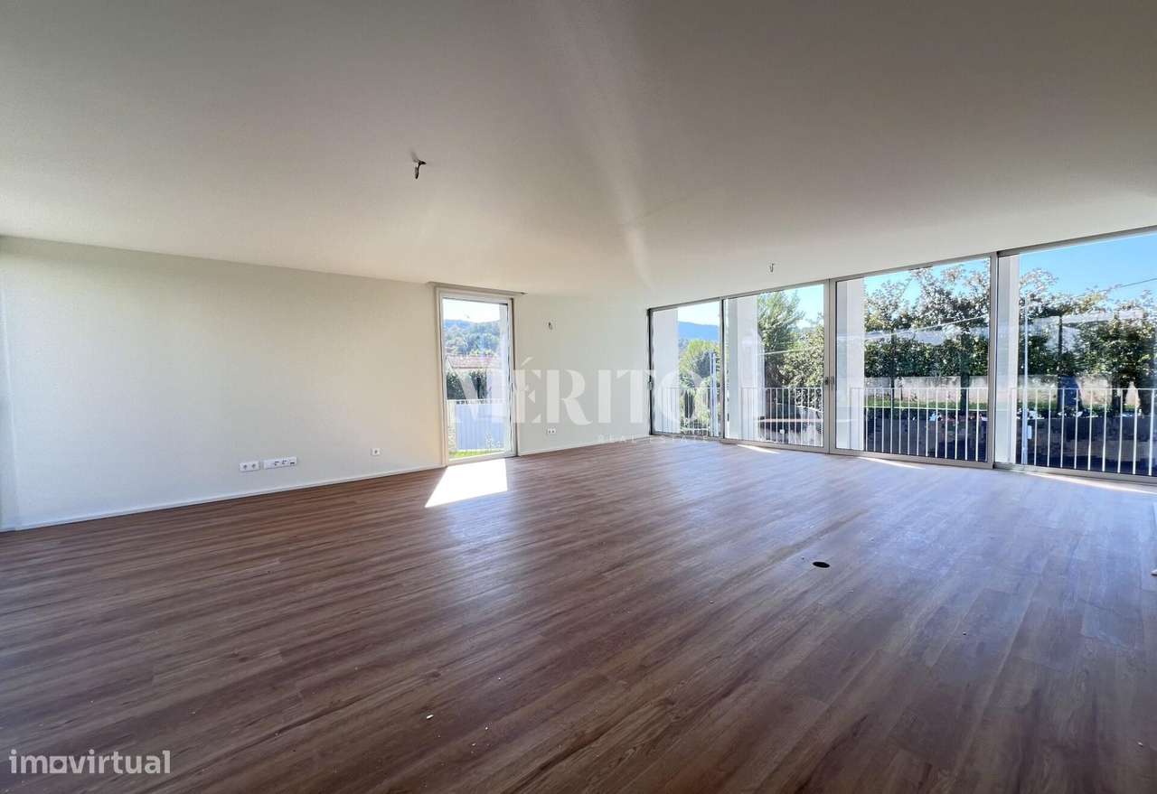 Nova Entrada.... Moradia T3 + escritório a para venda em Lamaçães - Br - Grande imagem: 2/21