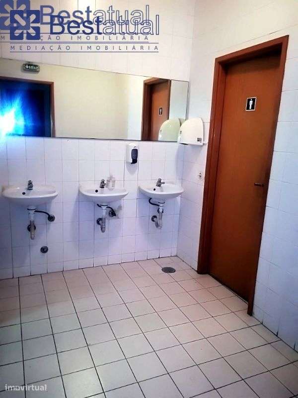 Café-Snack-Bar-300 m2-C/Possib. de Permuta-Marquês Sá da Bandeira-10