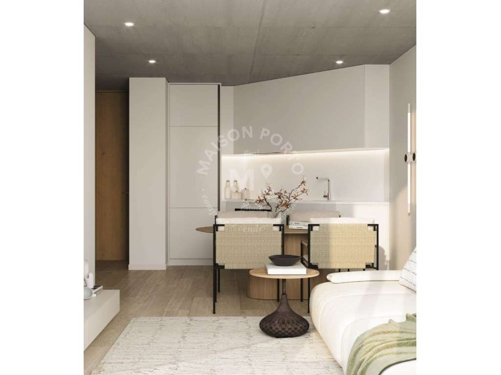Apartamento T0 com Varanda e Estacionamento próximo à Estação de Me...-15