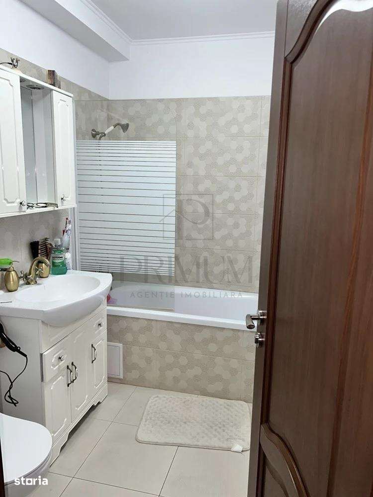 GIROC - 3 Camere - Etaj 1 - Pod cu intrare din apartament - Imagine principală: 5/8