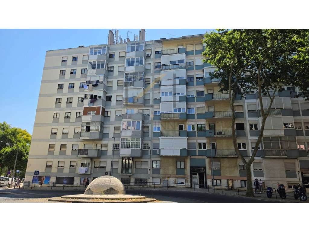 T3 Benfica - remodelado com varanda e prédio com 2 elevadores-19