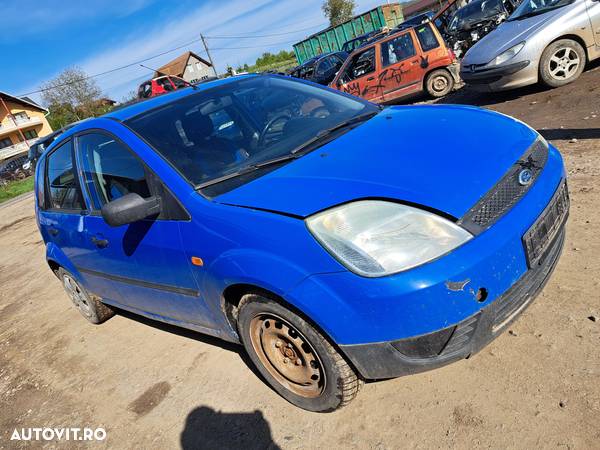 Piese/Dezmembrez Ford fiesta 1.3i An 2002 - 3