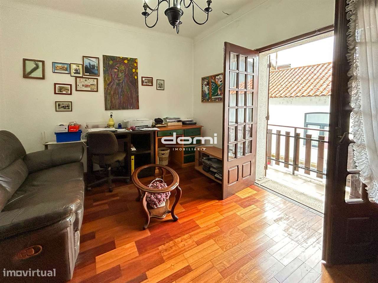 Fantástica moradia T5 localizada no coração da Vila de Vouzela - Grande imagem: 4/25