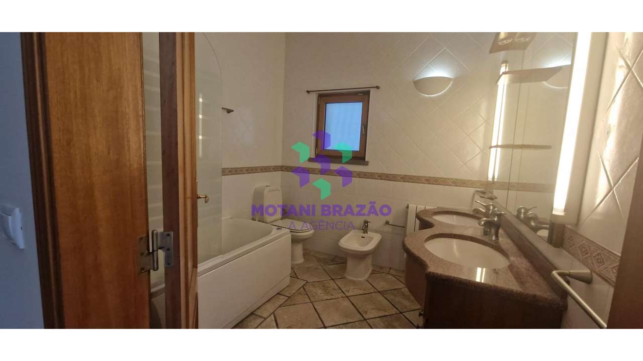 Magnífica Moradia Sesimbra c/Piscina-44