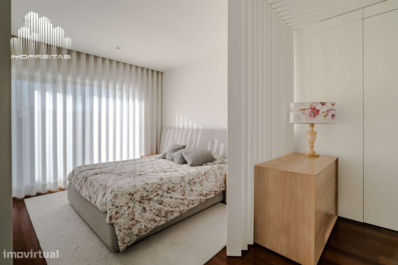 Moradia T4 de Luxo com Piscina numa das Melhores Zonas de Braga!-27